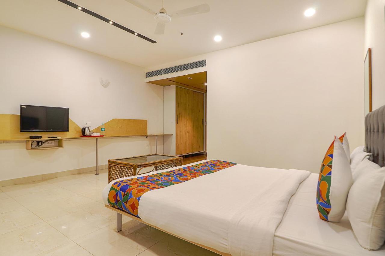 Fabhotel Aamantran & Banquet Halls - Nr Rtc X Roads Metro Station ไฮเดอราบัด ภายนอก รูปภาพ