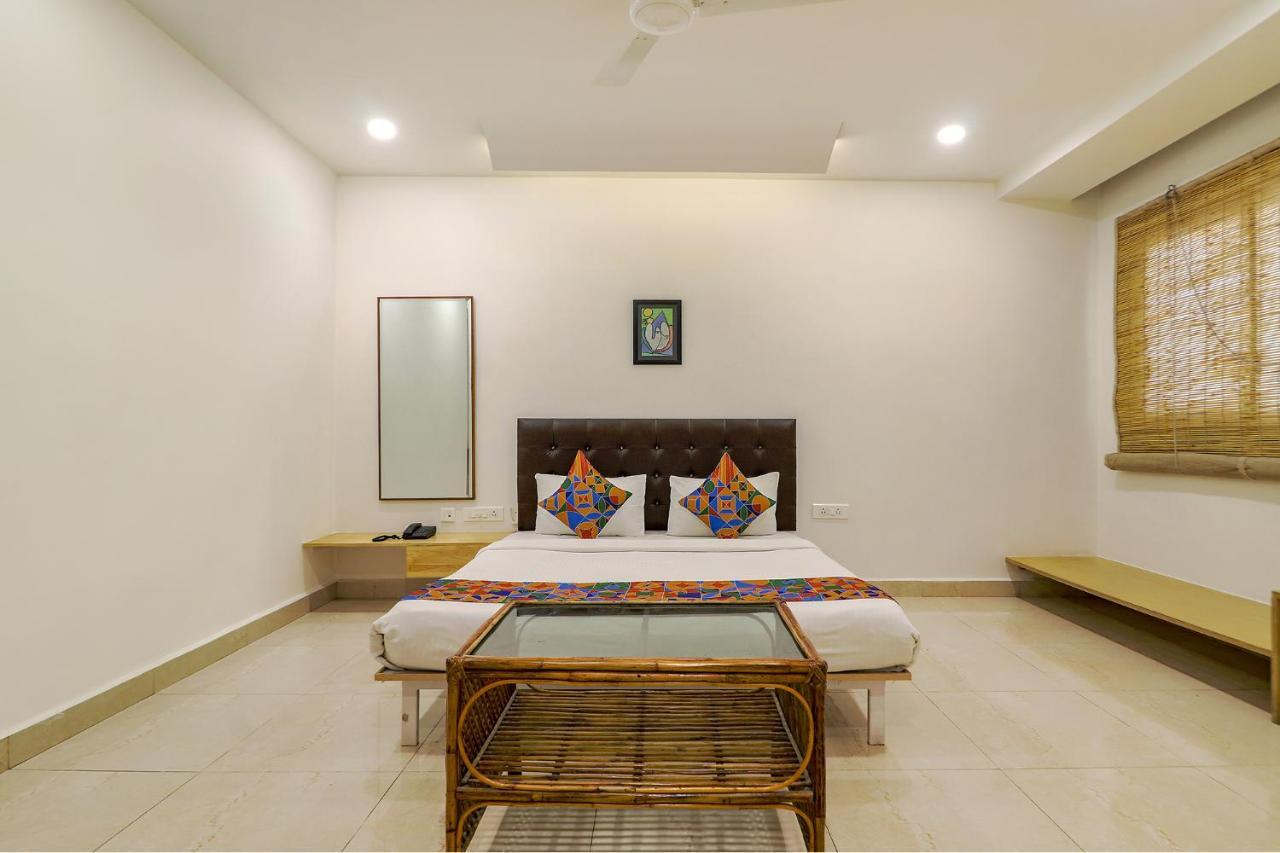 Fabhotel Aamantran & Banquet Halls - Nr Rtc X Roads Metro Station ไฮเดอราบัด ภายนอก รูปภาพ
