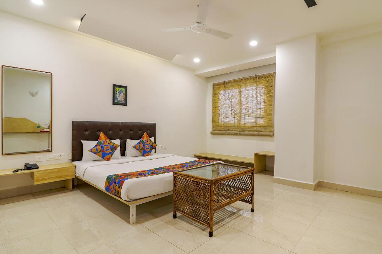 Fabhotel Aamantran & Banquet Halls - Nr Rtc X Roads Metro Station ไฮเดอราบัด ภายนอก รูปภาพ