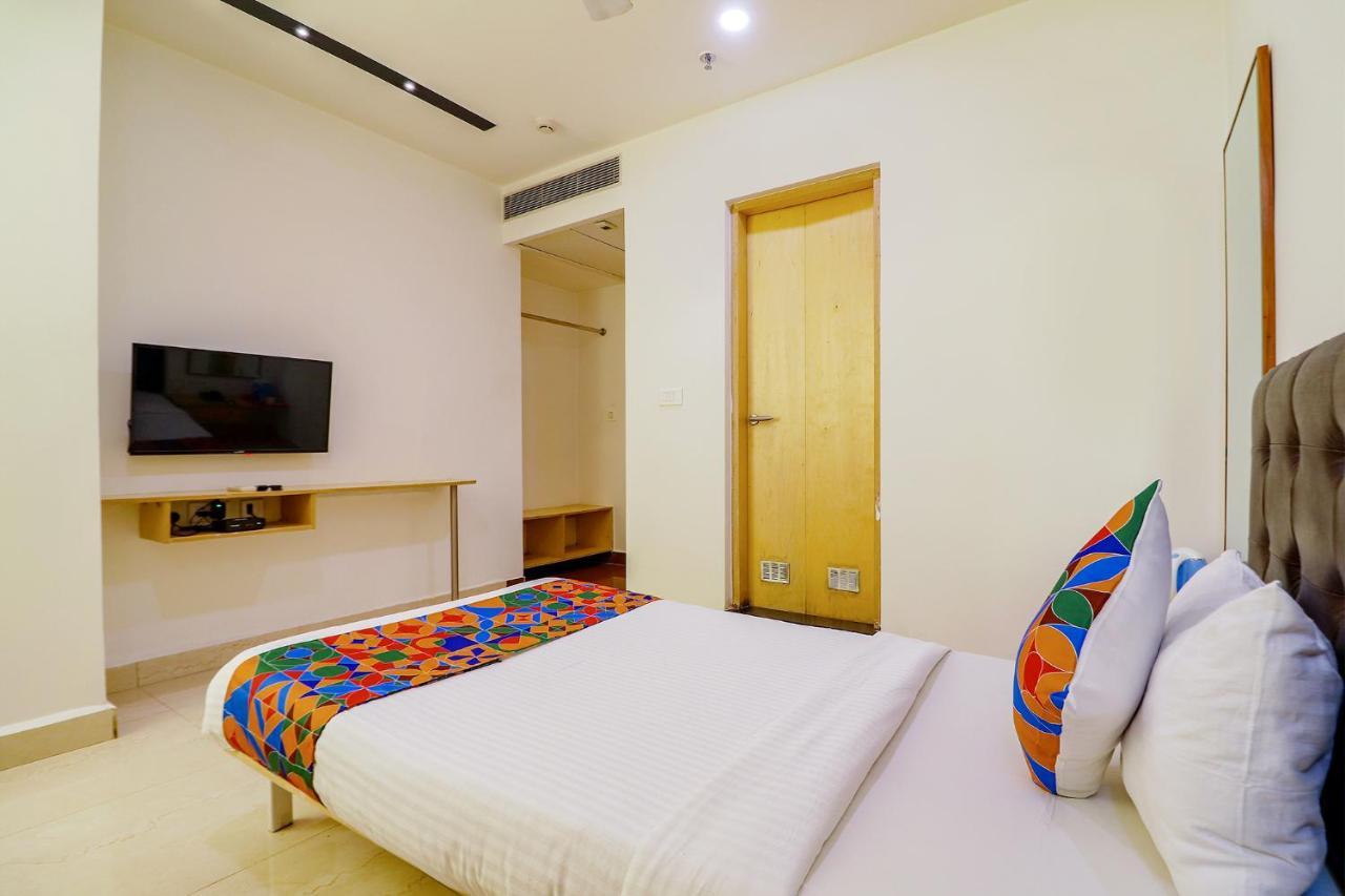 Fabhotel Aamantran & Banquet Halls - Nr Rtc X Roads Metro Station ไฮเดอราบัด ภายนอก รูปภาพ