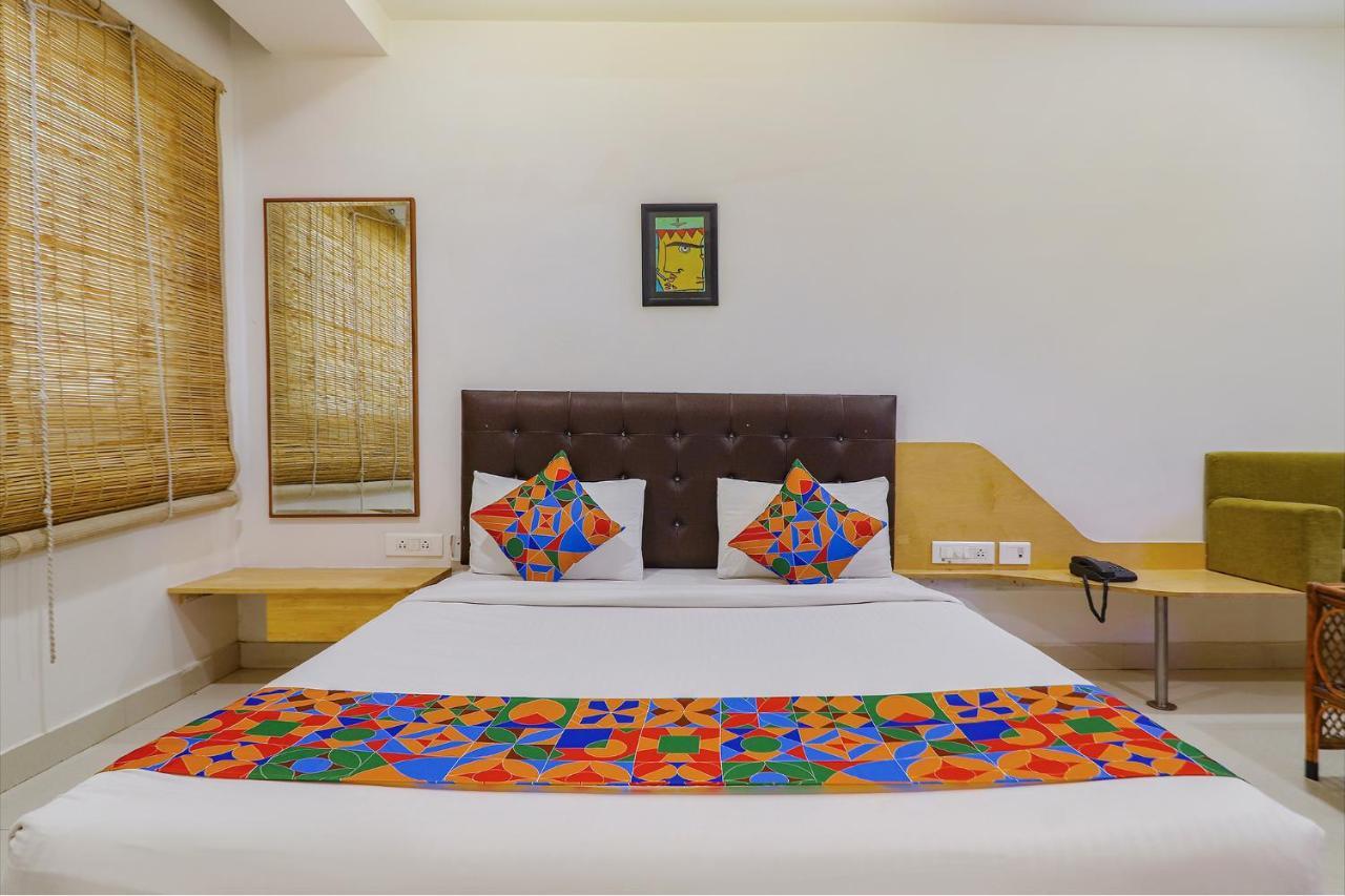 Fabhotel Aamantran & Banquet Halls - Nr Rtc X Roads Metro Station ไฮเดอราบัด ภายนอก รูปภาพ