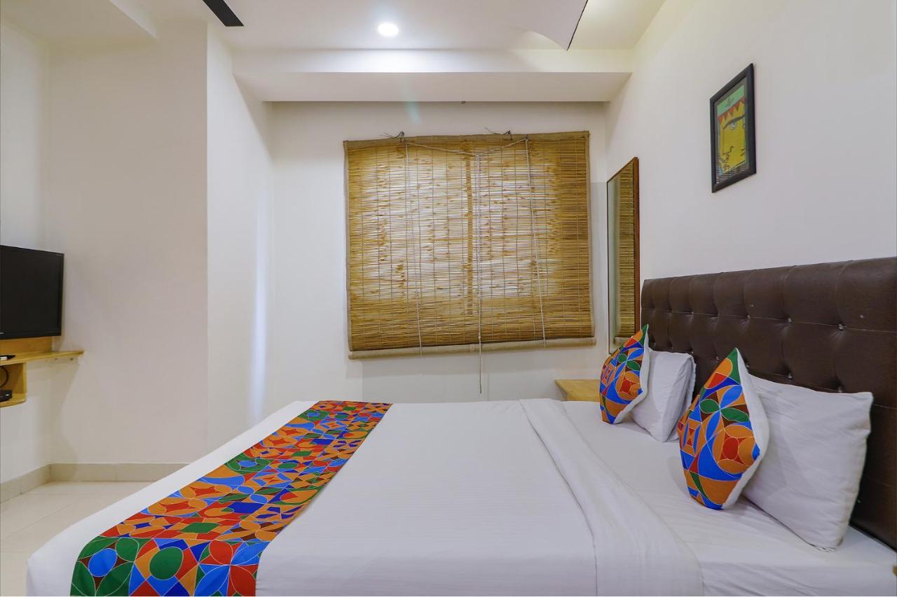 Fabhotel Aamantran & Banquet Halls - Nr Rtc X Roads Metro Station ไฮเดอราบัด ภายนอก รูปภาพ