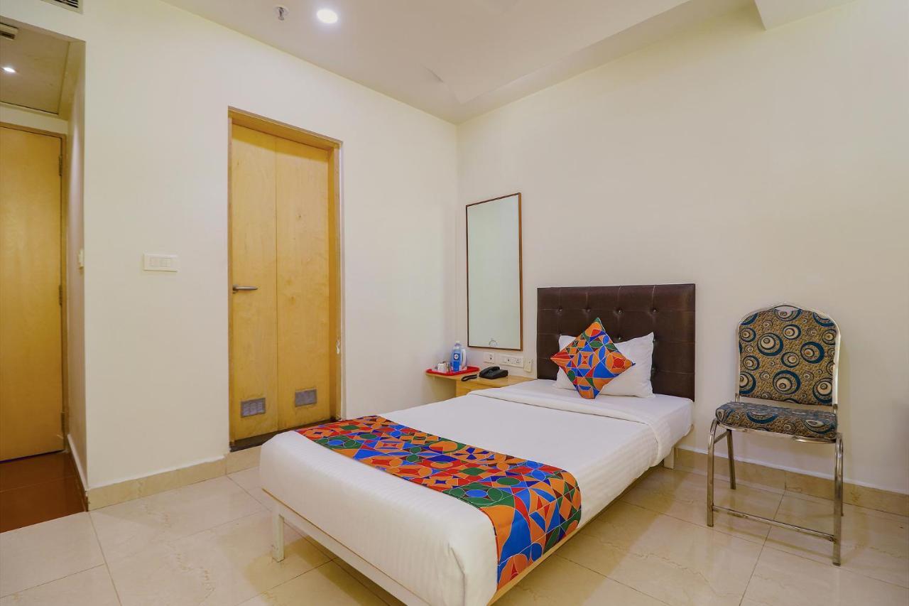 Fabhotel Aamantran & Banquet Halls - Nr Rtc X Roads Metro Station ไฮเดอราบัด ภายนอก รูปภาพ