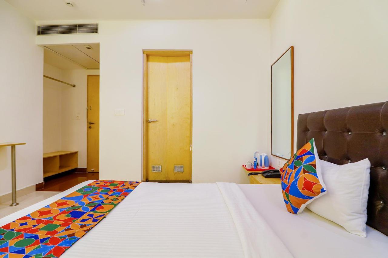 Fabhotel Aamantran & Banquet Halls - Nr Rtc X Roads Metro Station ไฮเดอราบัด ภายนอก รูปภาพ