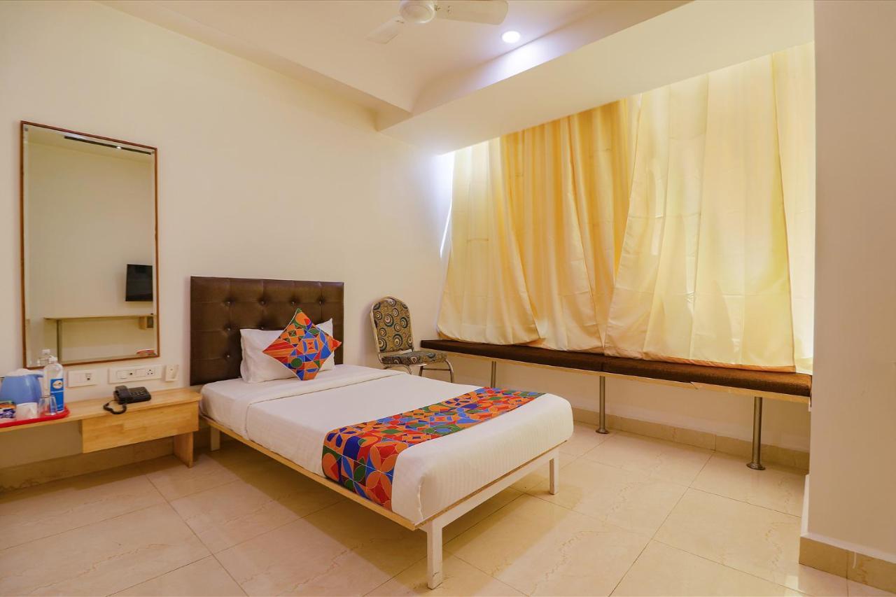 Fabhotel Aamantran & Banquet Halls - Nr Rtc X Roads Metro Station ไฮเดอราบัด ภายนอก รูปภาพ