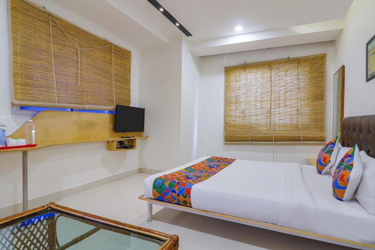 Fabhotel Aamantran & Banquet Halls - Nr Rtc X Roads Metro Station ไฮเดอราบัด ภายนอก รูปภาพ
